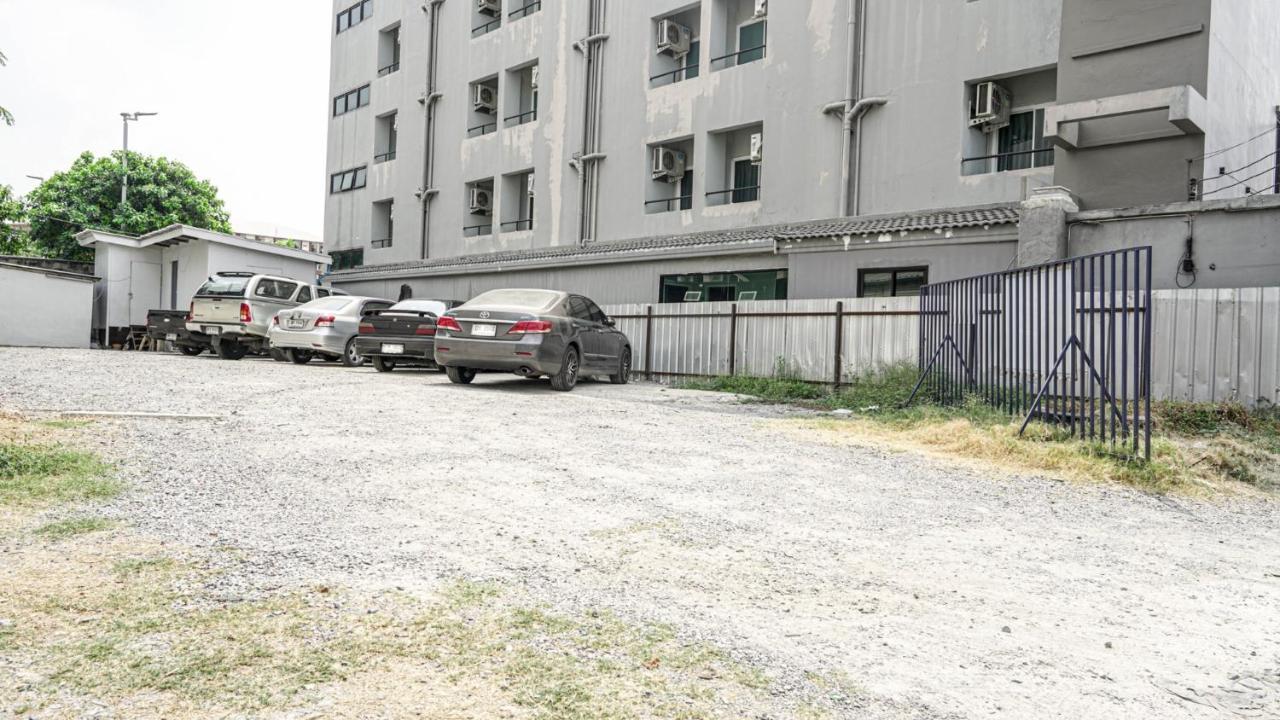 Roomquest Bangkok Don Mueang Airport Banguecoque Exterior foto